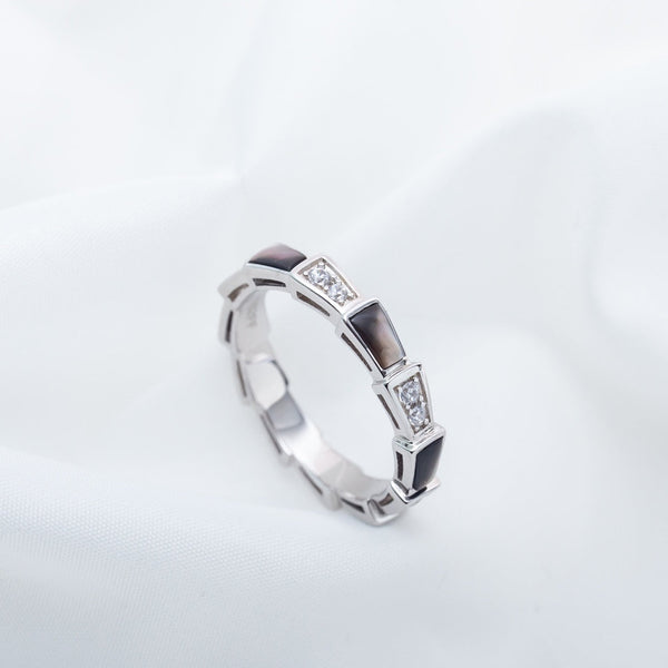 ˇStreet JewelryˇSERPENTI RING SILVER  DIAMOND BLACK MOP 3MM