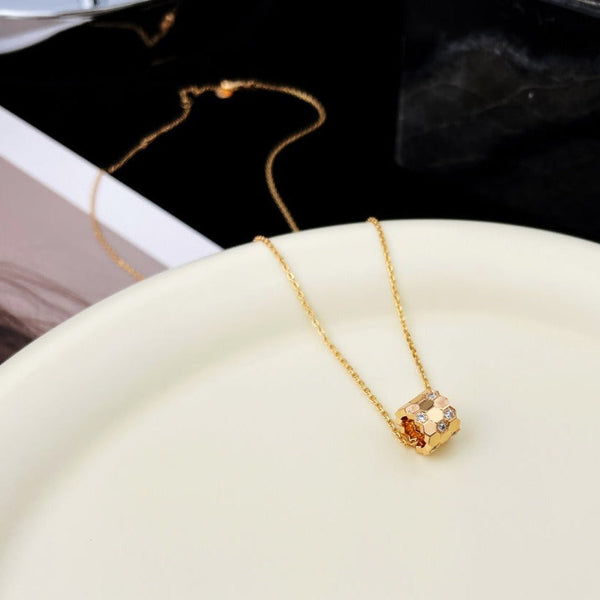 ˇStreet JewelryˇBEE MINI PEDANT DIAMOND NECKLACE