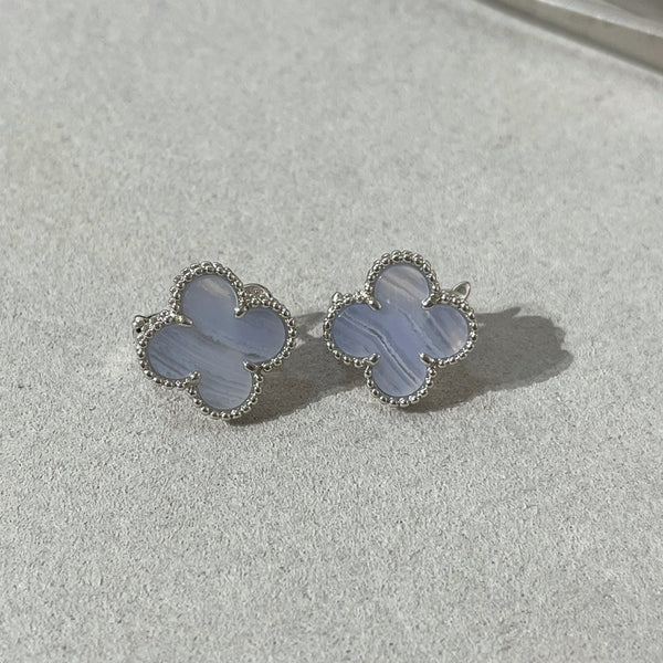 ˇStreet JewelryˇCLOVER CHALCEDONY SILVER STUD EARRINGS