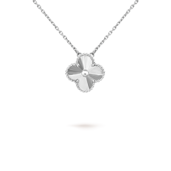 ˇStreet JewelryˇCLOVER 15MM LASER NECKLACE SILVER