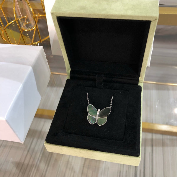 ˇStreet JewelryˇLARGE BUTTERFLY SILVER PENDANT DIAMOND NECKLACE